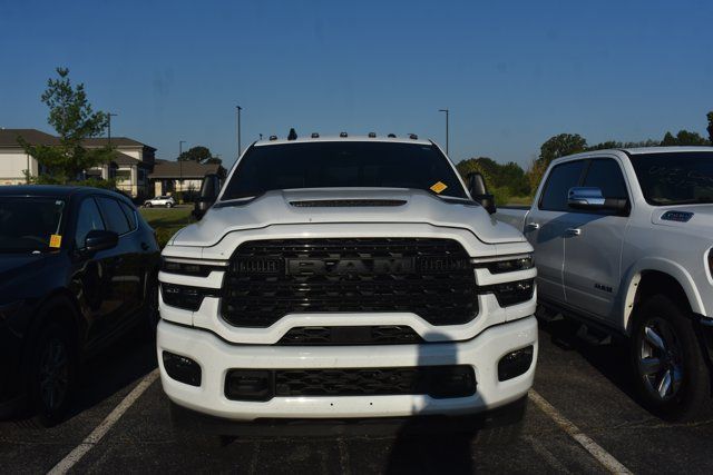 Used 2025 RAM 2500 Limited AWD/4WD image 2