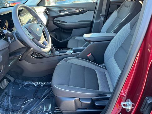 Used 2025 Chevrolet TrailBlazer LT w/ Driver Confidence Package image 22