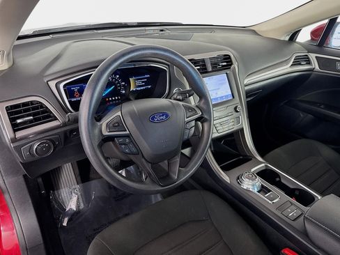 Used 2020 Ford Fusion SE image 10