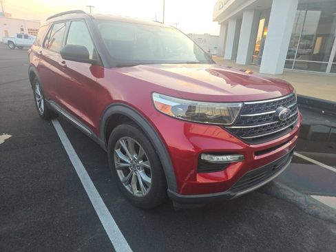 Used 2020 Ford Explorer XLT w/ Equipment Group 202A RWD image 1