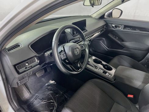 Used 2023 Honda Civic EX image 9