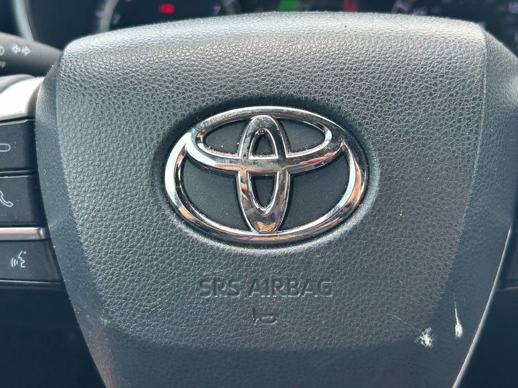 Used 2022 Toyota Highlander XSE FWD image 39