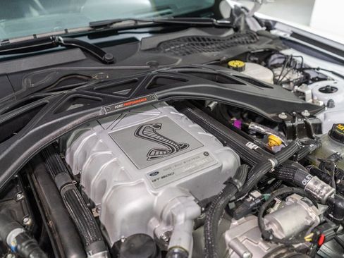 Used 2022 Ford Mustang Shelby GT500 w/ Carbon Fiber Track Pack image 71