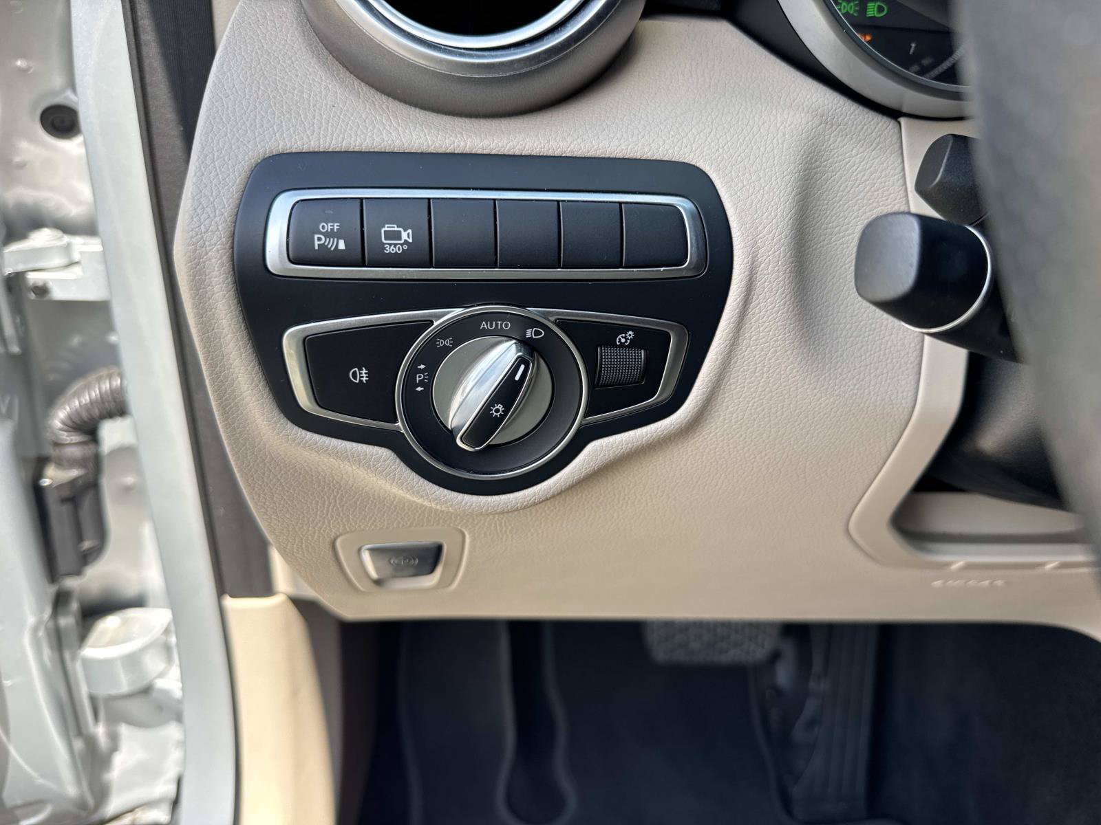 Used 2019 Mercedes-Benz GLC 300 image 32