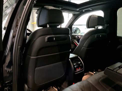 Used 2025 BMW X5 xDrive40i w/ Climate Comfort Package image 22