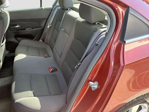 Used 2013 Chevrolet Cruze LT image 22