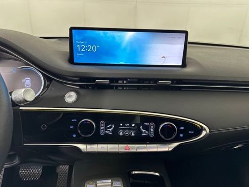 Used 2024 Genesis Electrified GV70 Advanced image 21