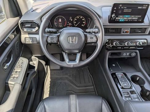 Used 2025 Honda Pilot EX-L image 12