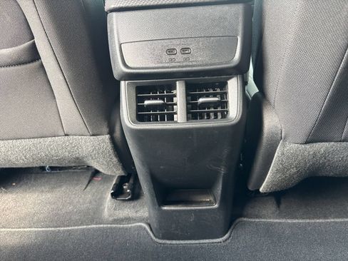 Used 2026 Chevrolet Equinox LT AWD/4WD image 13