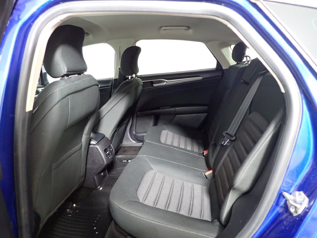 Used 2017 Ford Fusion SE w/ Fusion SE Technology Package FWD image 30