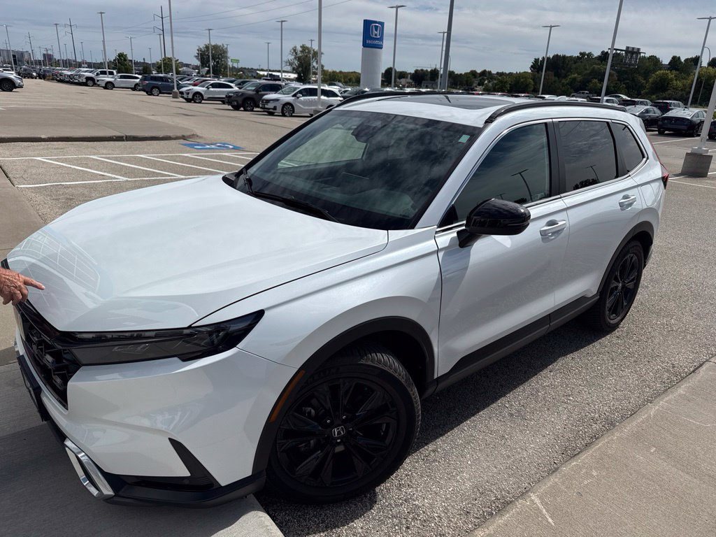 Used 2023 Honda CR-V Sport Touring image 2