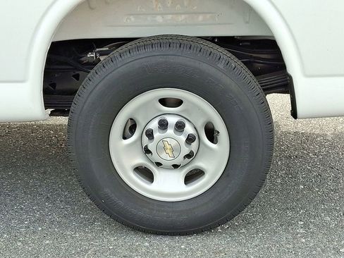 New 2025 Chevrolet Express 3500 w/ Driver Convenience Package image 7