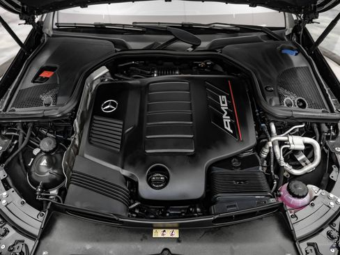 Used 2022 Mercedes-Benz AMG GT 43 image 4