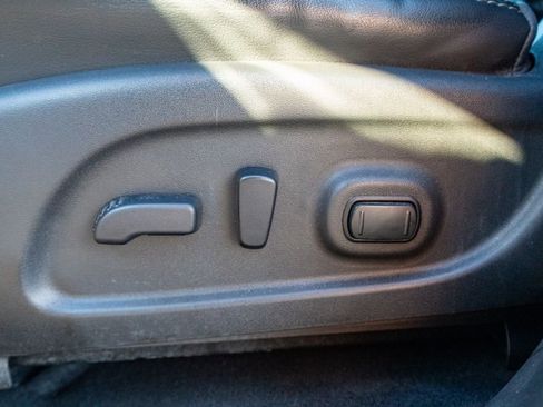 Used 2017 Nissan Pathfinder Platinum w/ Family Entertainment Package image 26