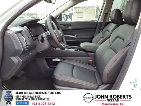 New 2026 Nissan Pathfinder SL w/ SL Premium Package AWD/4WD image 3