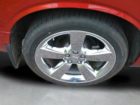 Used 2009 Dodge Challenger R/T RWD image 25