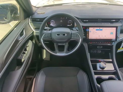 New 2026 Jeep Grand Cherokee Altitude image 19