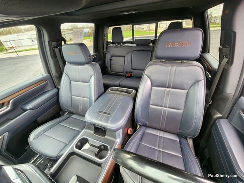 Used 2024 Chevrolet Silverado 2500 High Country AWD/4WD image 32