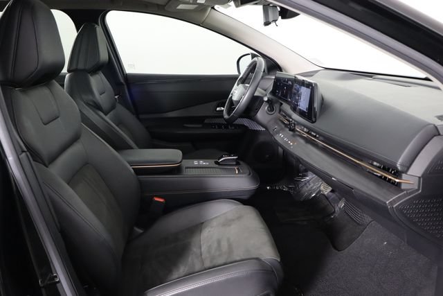 Used 2023 Nissan Ariya FWD image 18