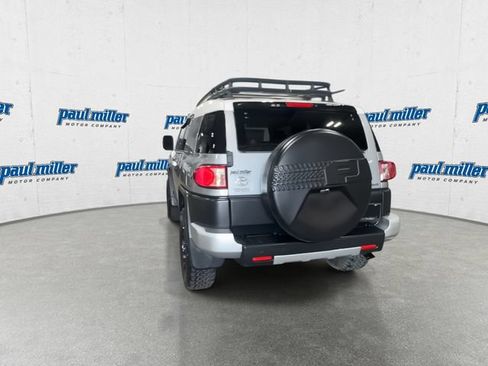 Used 2010 Toyota FJ Cruiser 4WD image 9