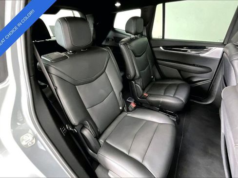 Used 2025 Cadillac XT6 Premium Luxury image 36