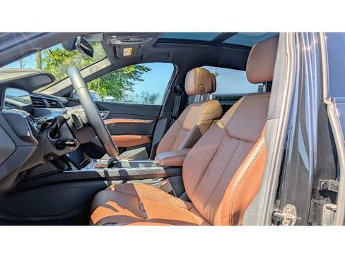Used 2023 Audi e-tron Chronos image 14