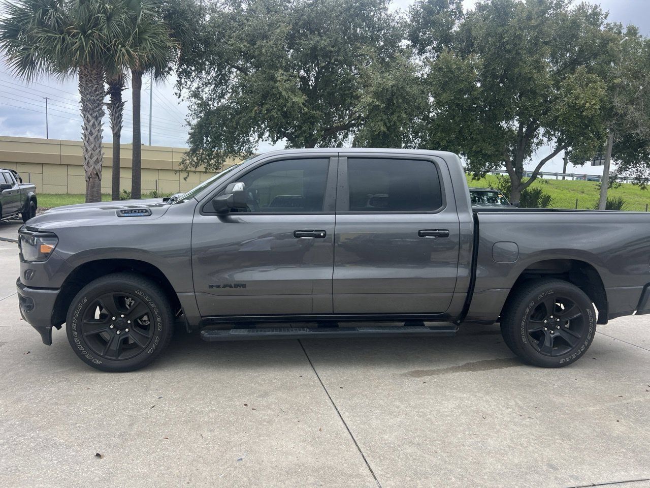 Used 2024 RAM 1500 Big Horn AWD/4WD image 2
