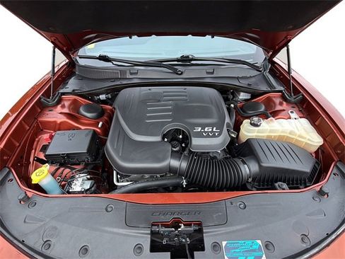 Used 2023 Dodge Charger SXT w/ Blacktop Package image 11