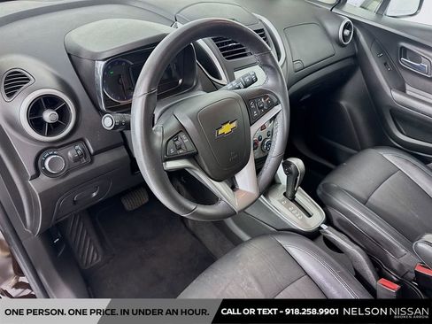 Used 2016 Chevrolet Trax LT w/ LT Convenience Package FWD image 9