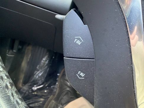 Used 2019 Chevrolet Volt LT FWD image 25