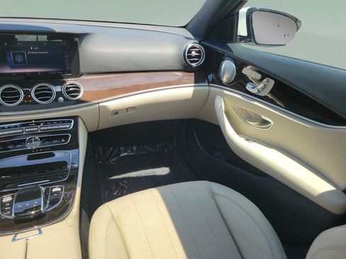 Used 2019 Mercedes-Benz E 300 image 10