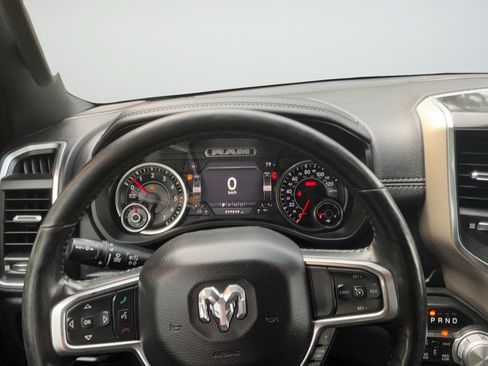 Used 2019 RAM 1500 Laramie AWD/4WD image 14