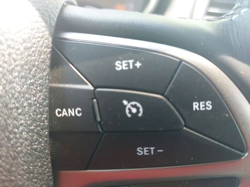 Used 2018 Jeep Grand Cherokee Limited w/ Luxury Group II AWD/4WD image 18