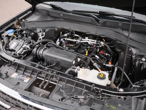 Used 2022 Ford Explorer XLT w/ Equipment Group 202A image 35