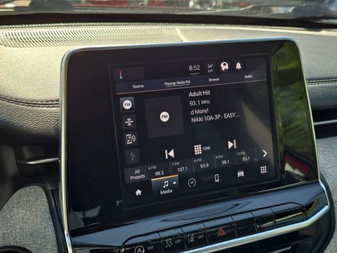 Used 2022 Jeep Compass Latitude image 21