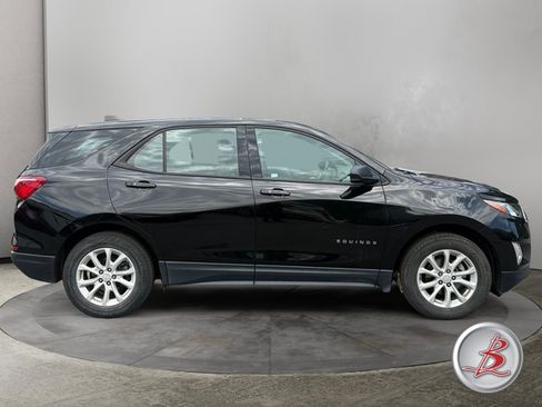 Used 2018 Chevrolet Equinox LS FWD image 8