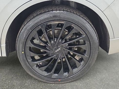 Certified 2023 Lincoln Aviator Reserve w/ Equipment Group 201A image 28