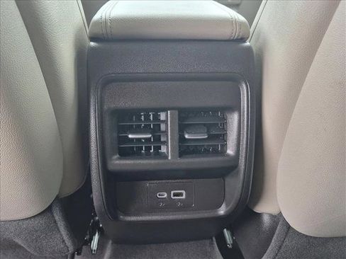 Used 2023 Cadillac XT4 Luxury FWD image 16