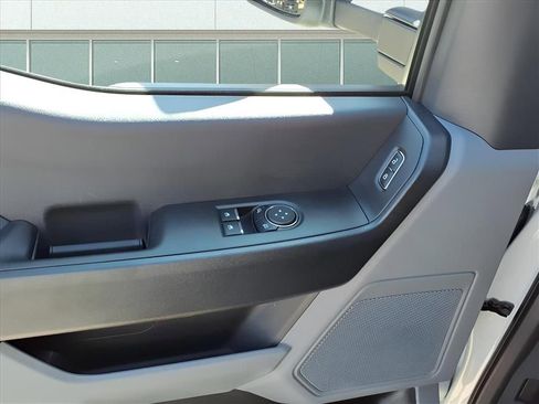 New 2025 Ford F550 4x4 Regular Cab Super Duty image 14