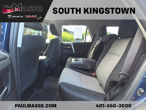 Used 2022 Toyota 4Runner SR5 AWD/4WD image 18