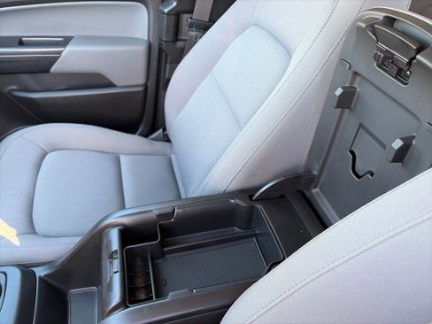 Used 2022 Chevrolet Colorado W/T w/ WT Convenience Package image 25