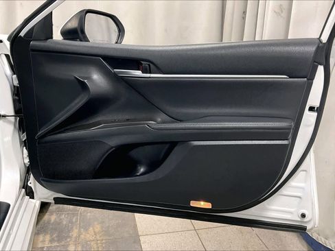 Used 2021 Toyota Camry XSE w/ Navigation Upgrade Package image 12