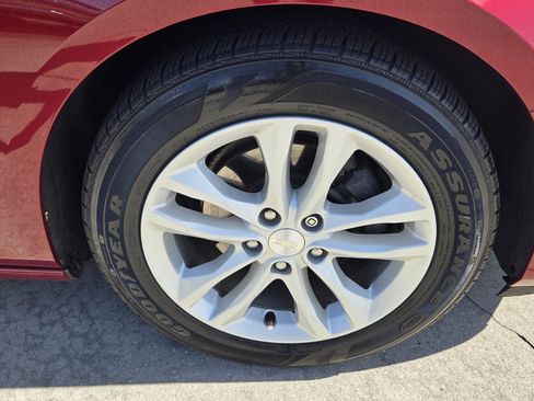 Used 2018 Chevrolet Malibu LT w/ Driver Confidence Package image 12