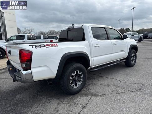 Used 2019 Toyota Tacoma TRD Off-Road image 6
