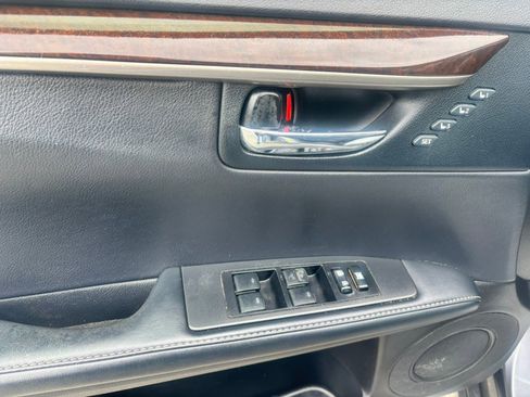 Used 2015 Lexus ES 350 w/ Luxury Package FWD image 13
