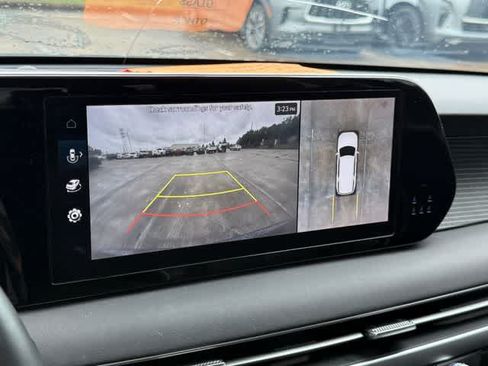 Used 2024 Hyundai Palisade Limited FWD image 13