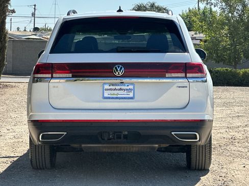 Certified 2024 Volkswagen Atlas SE image 5