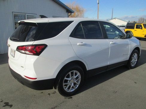 Used 2022 Chevrolet Equinox LS w/ LS Convenience Package image 6