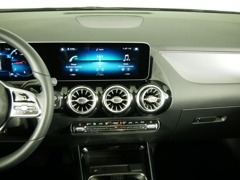 Used 2021 Mercedes-Benz GLA 250 GLA 250 image 17