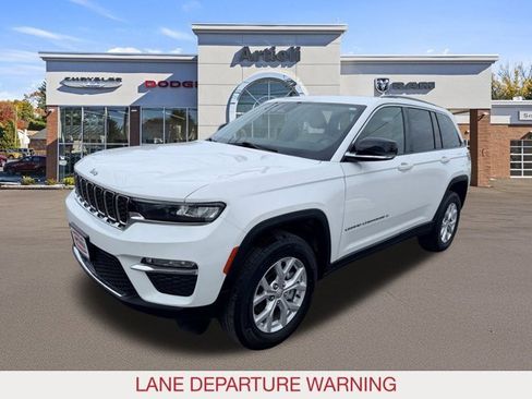 Certified 2023 Jeep Grand Cherokee Limited image 4